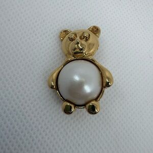 Mid-Century Modern Marvella Gold Tone Faux Pearl Teddy Bear Brooch Pin